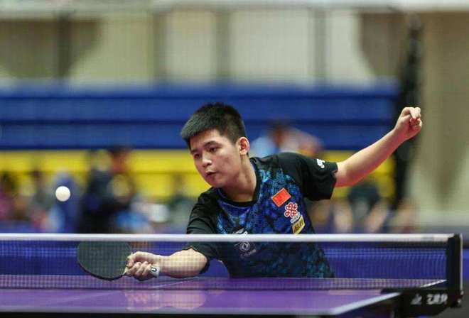 临两个突出 临两个突出