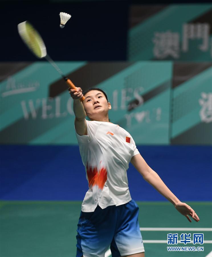 体育三人女 体育三人女